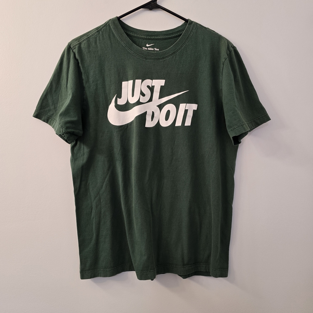 Nike Just Do It Swoosh Men's Green T-Shirt - Size Medium